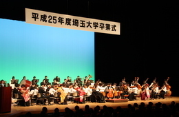 管弦楽団による演奏の模様
