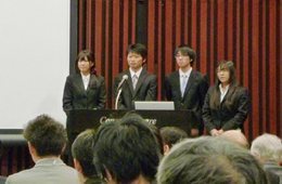 発表した吉田ゼミの学生