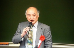 講演する古川教授