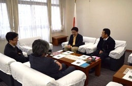 学長らとの歓談の様子