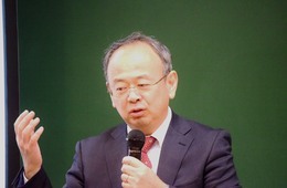 講演する奥井センター長