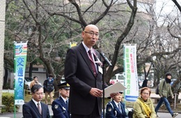 挨拶する吉住桜区長